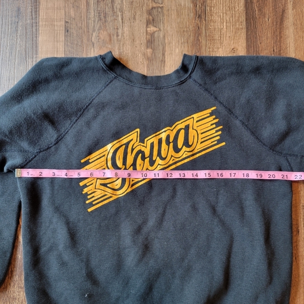 Vintage Iowa Hawkeye Black & Gold Crewneck Long Sleeve Sweatshirt - Picture 4 of 5